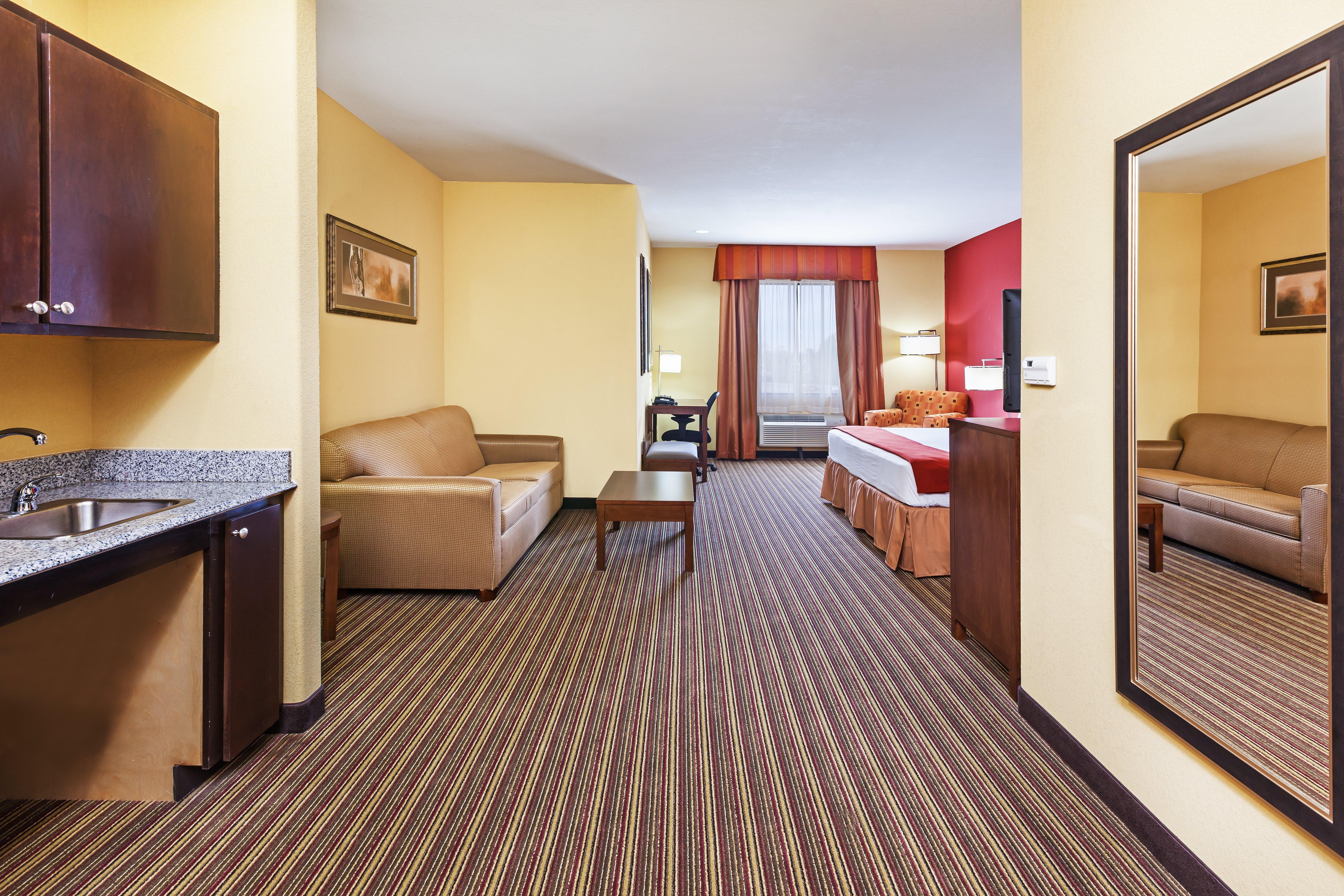 Holiday Inn Express & Suites Cleveland By Ihg Buitenkant foto